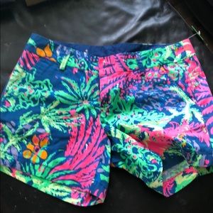 Lilly Pulitzer shorts new w tag. Size 4